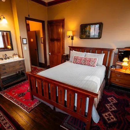 Gifford-Risley House Bed And Breakfast Media Exterior photo