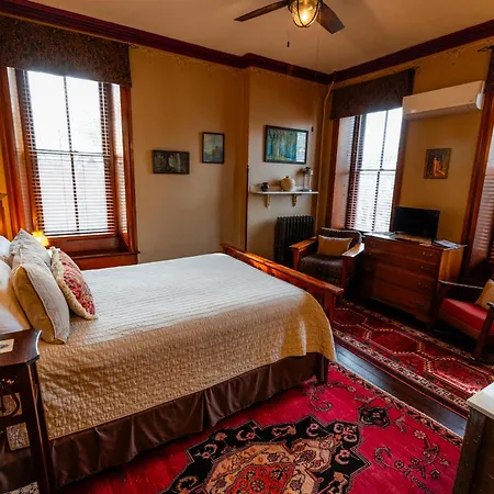 Gifford-Risley House Bed And Breakfast Media Exterior photo