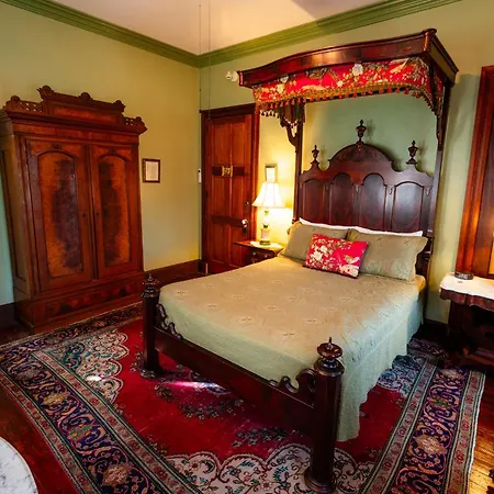 Gifford-Risley House Bed And Breakfast Media Exterior photo