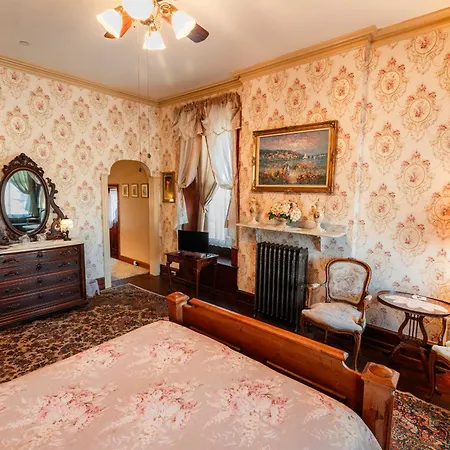 Gifford-Risley House Bed And Breakfast Media Exterior photo