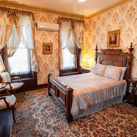 Gifford-Risley House Bed And Breakfast Media Exterior photo