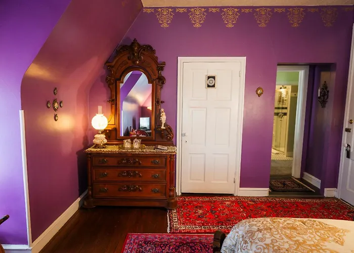 Gifford-Risley House Bed And Breakfast