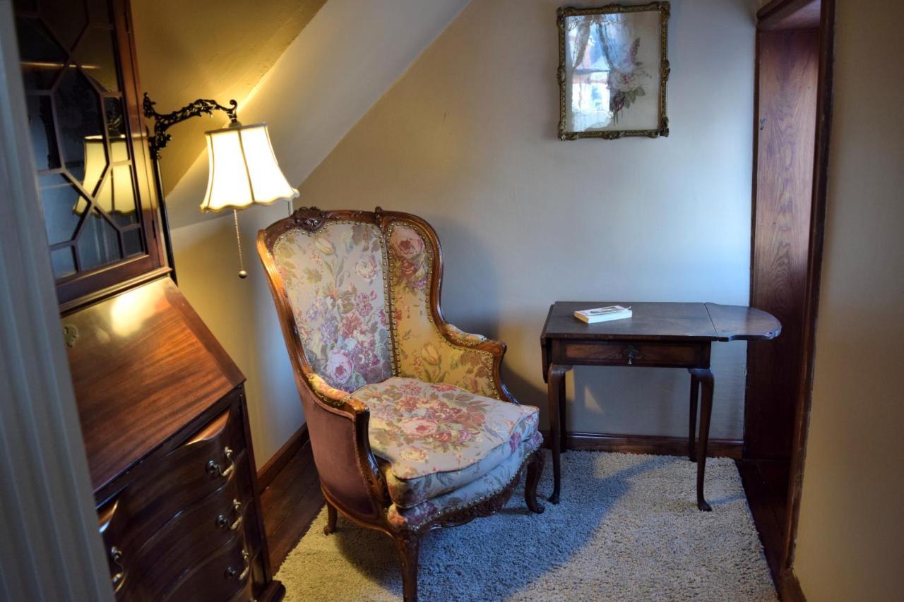 Gifford-risley House *