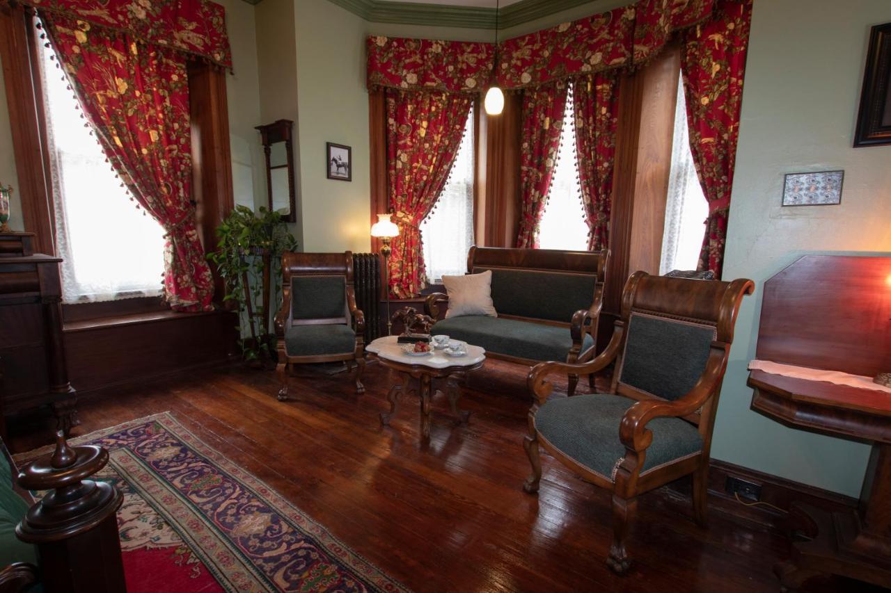 Bed and breakfast Gifford-risley House Media
