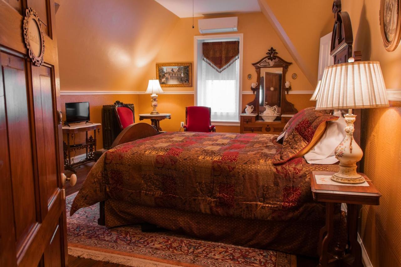 Bed and breakfast Gifford-risley House *