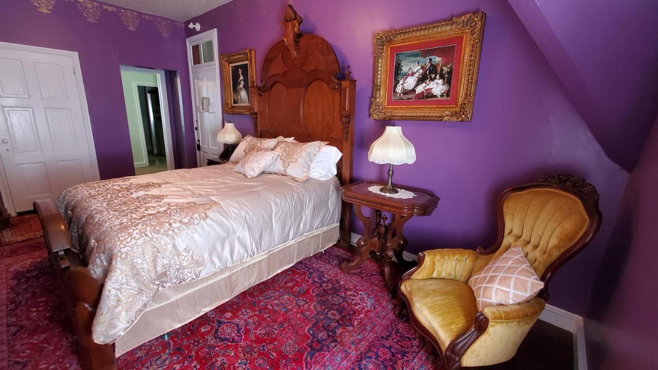 Bed and breakfast Gifford-risley House