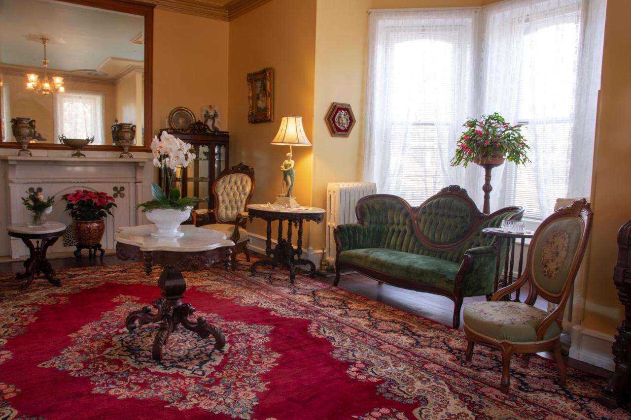 Bed and breakfast Gifford-risley House