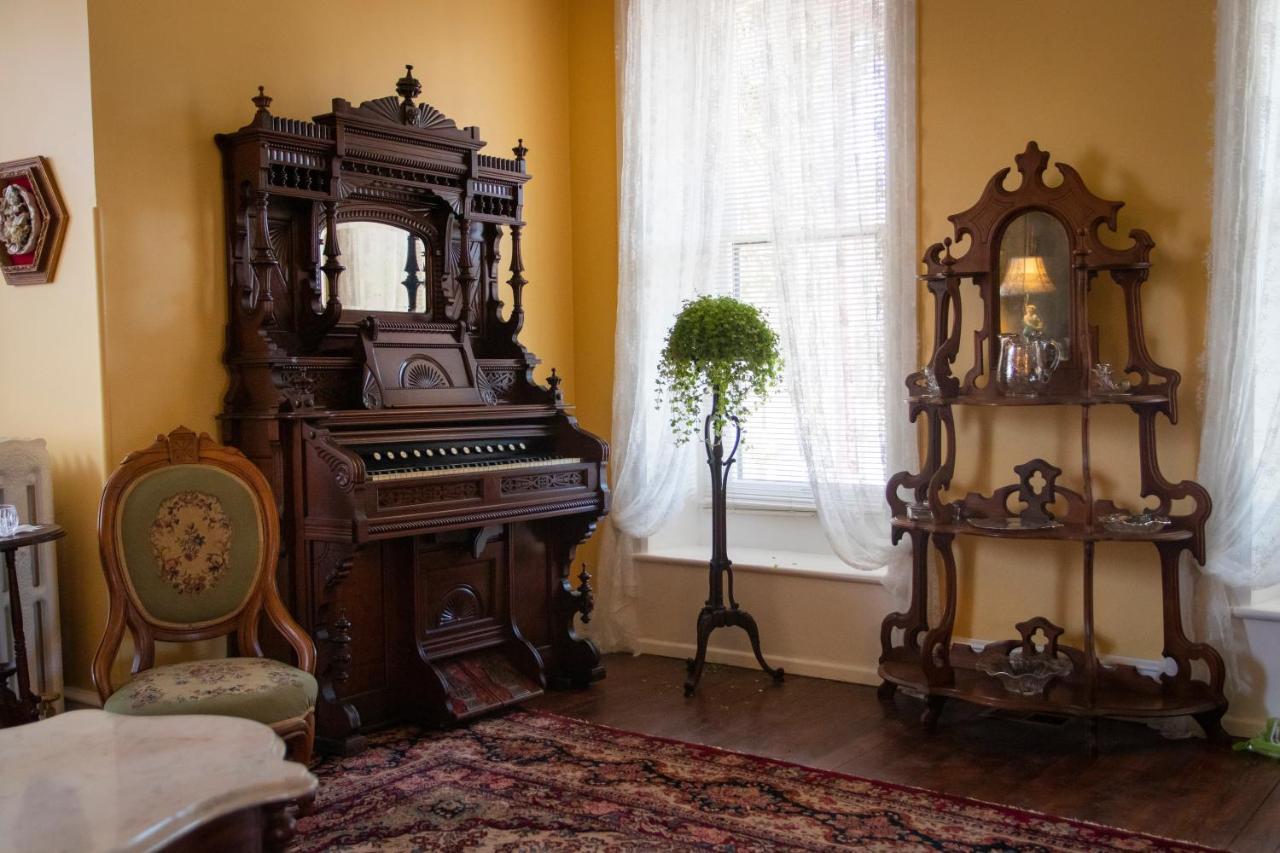 Bed and breakfast Gifford-risley House *