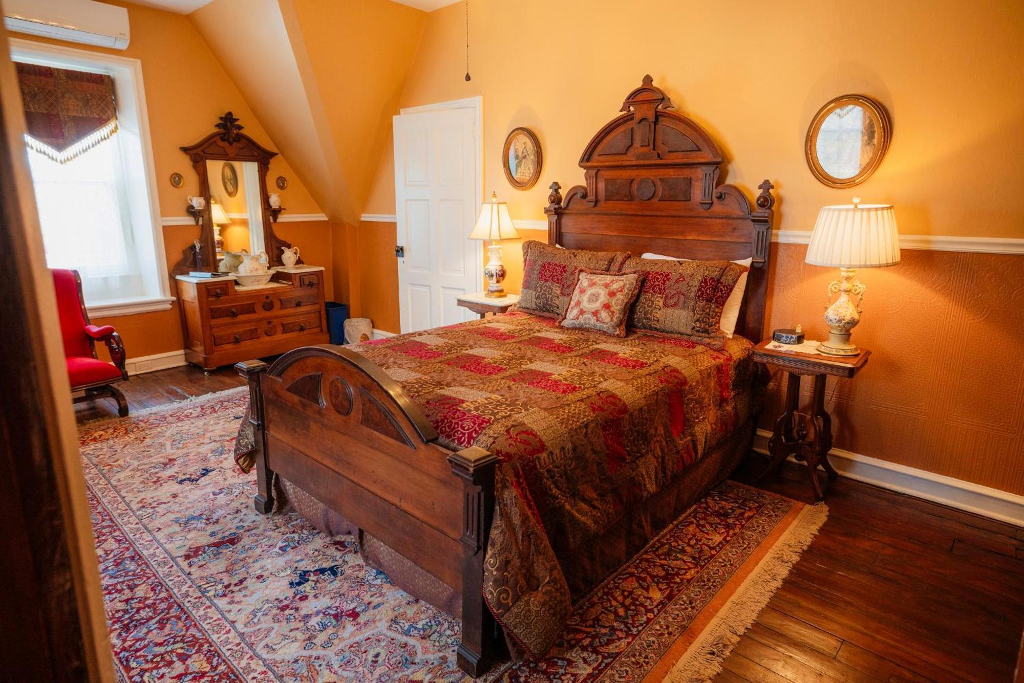 Bed and breakfast Gifford-risley House Media