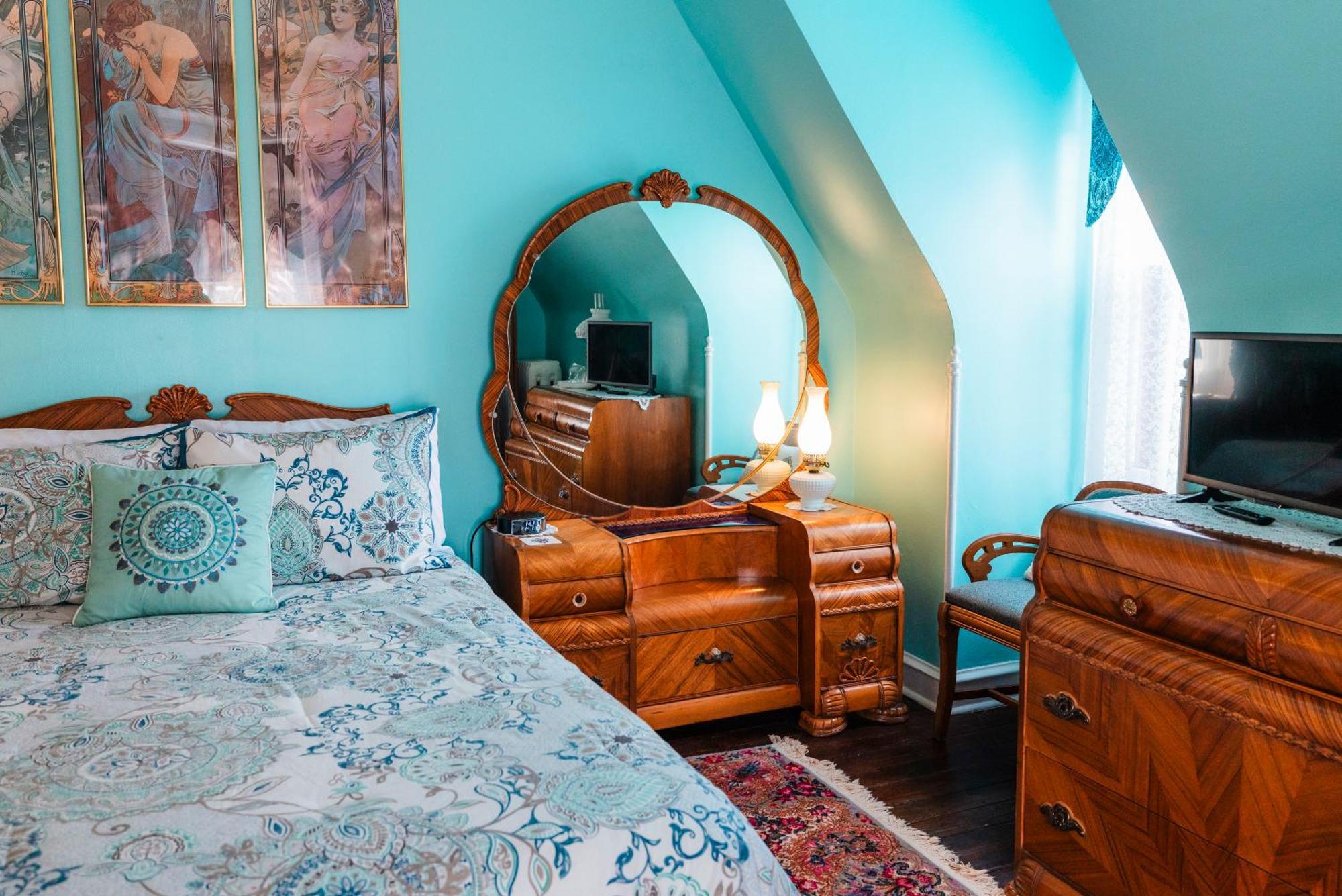 Bed and breakfast Gifford-risley House