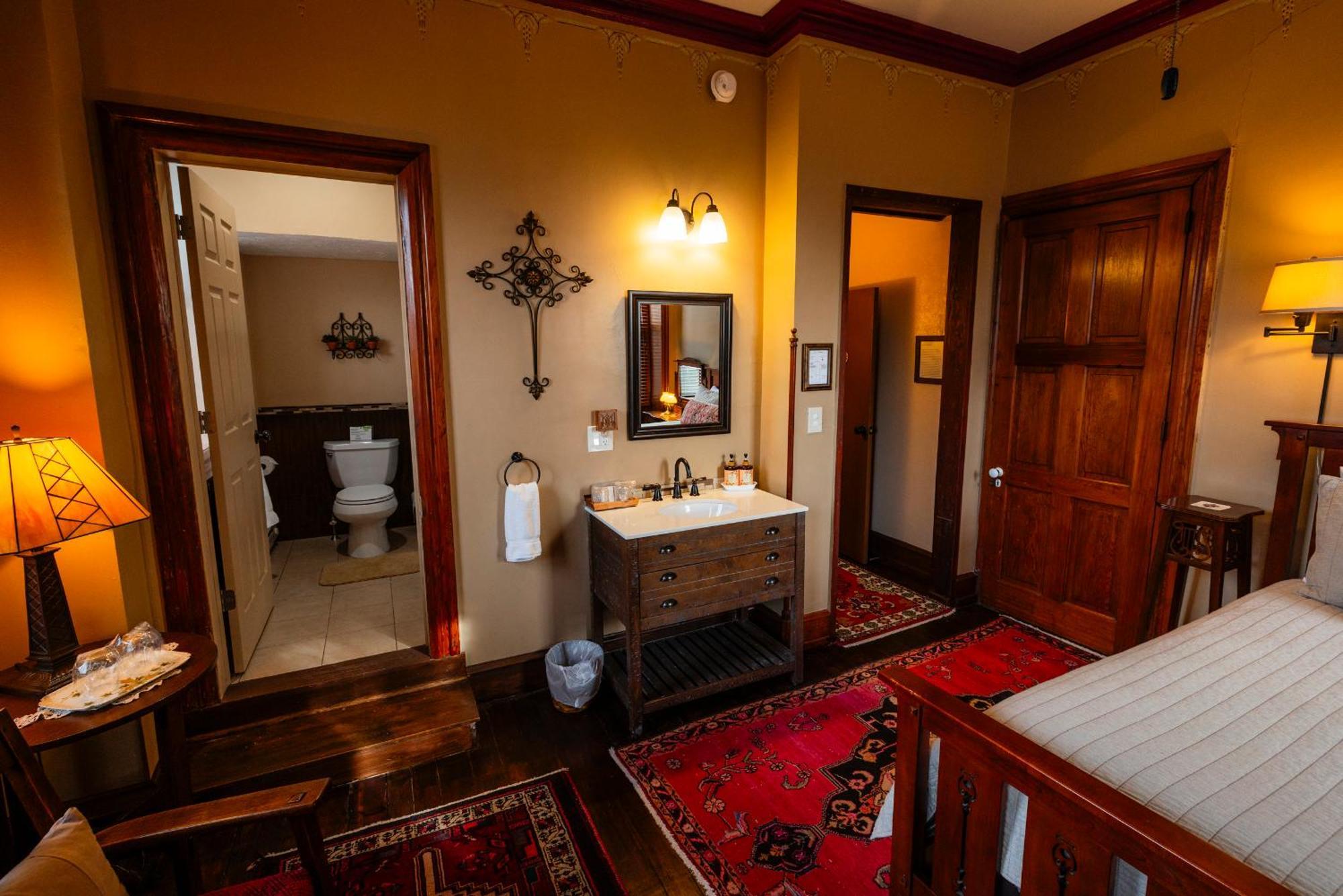 Bed and breakfast Gifford-risley House