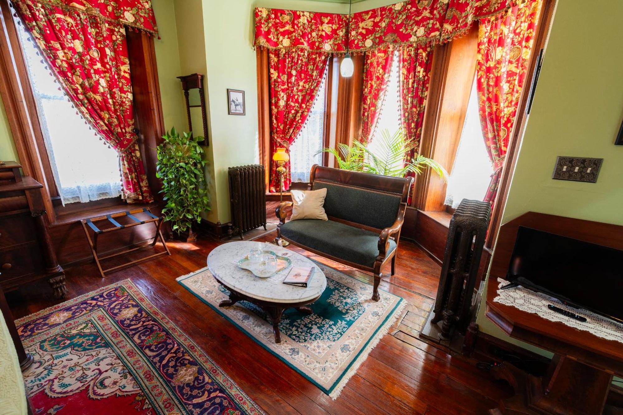 Gifford-risley House