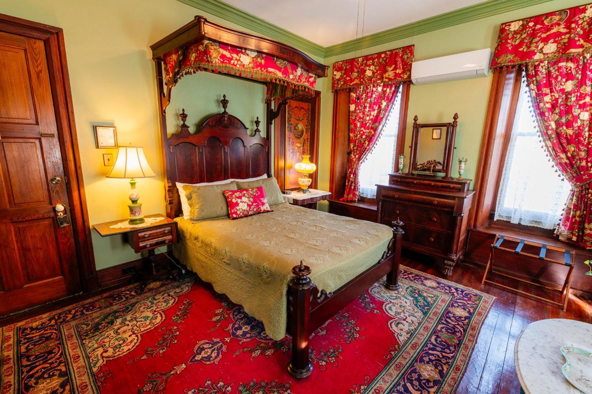 Gifford-risley House Bed and breakfast *
