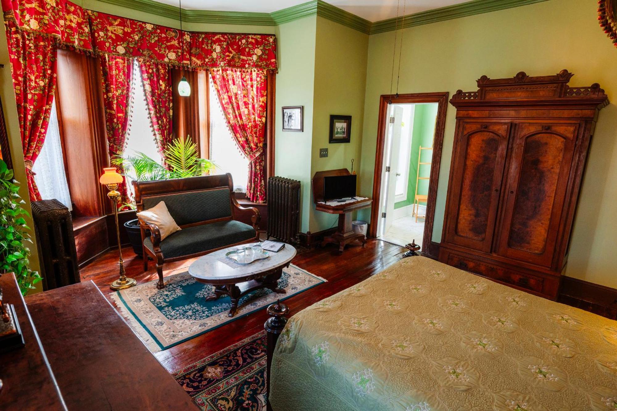 Bed and breakfast Gifford-risley House *