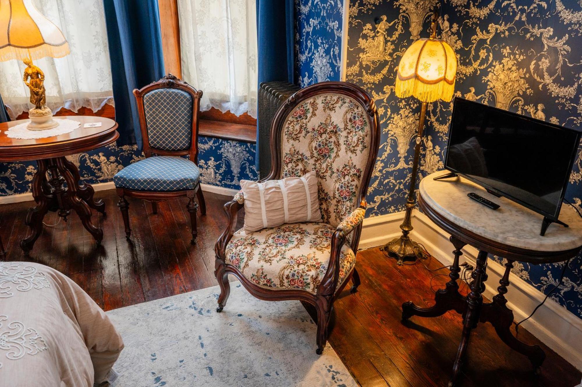 Gifford-risley House