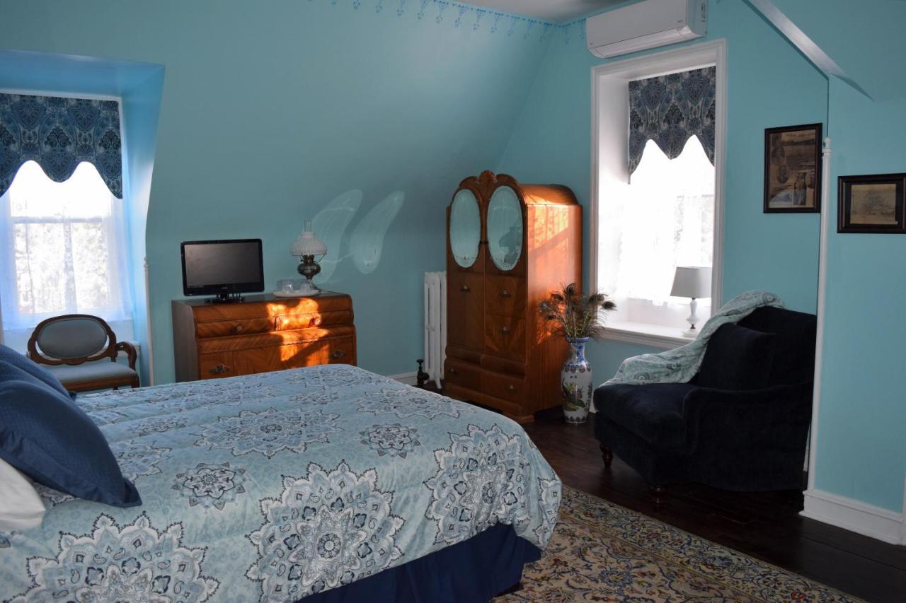 Gifford-risley House *