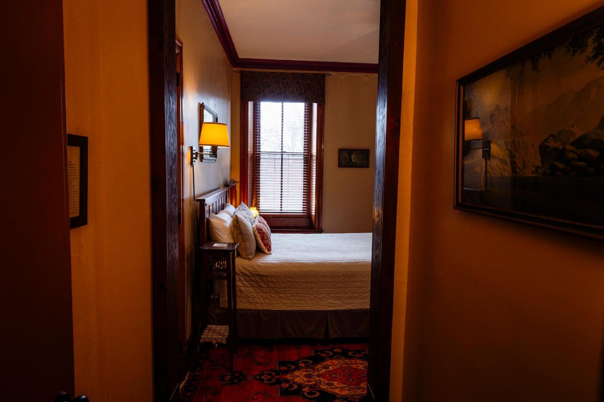 Gifford-risley House *